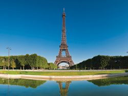 Eiffel_Tower_Paris