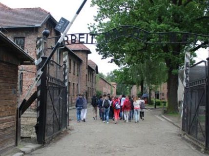 Arbeit macht frei auschwitz