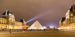 Towards the entrance of the Louvre