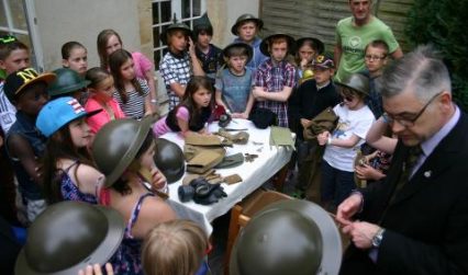 D Day Veteran Talks to students