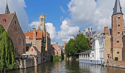 canal in bruges