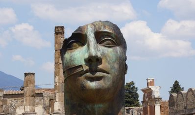 pompeii face statue