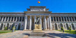 Entrance,Of,The,Museo,Del,Prado,(the,Prado,Museum),,Statue