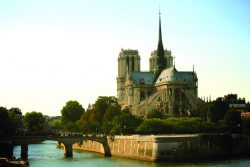 Notre_Dame_Cathedral_Paris_2