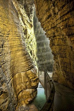 Parco Grotta Cascata Varone