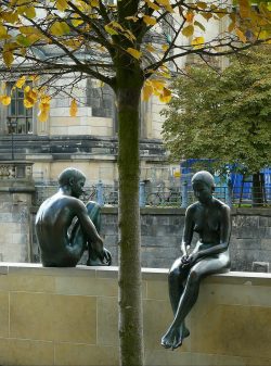 figures bronze berlin