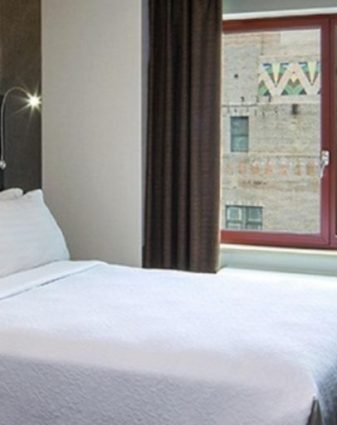 Image displaying the Holiday Inn Manhattan