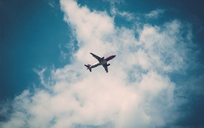 plane_in_sky_2