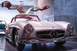 900x600_germany-stuttgart-mecedes-benz-museum