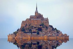 Famous,Monastery,Of,Mont,Saint,Michel,With,The,Abbey,Church