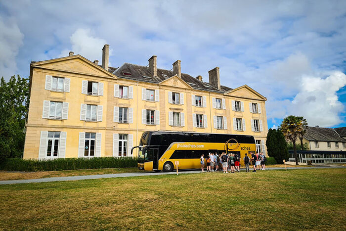 900x600_france-normandy-chateau-du-molay-coach