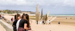 1366x581_france-normandy-omaha-beach-memorial