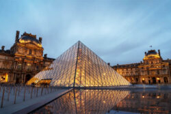 Louvre,Pyramid,During,Sunset,,Paris