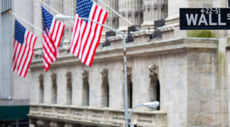Wall,Street,Sign,In,New,York,With,New,York,Stock