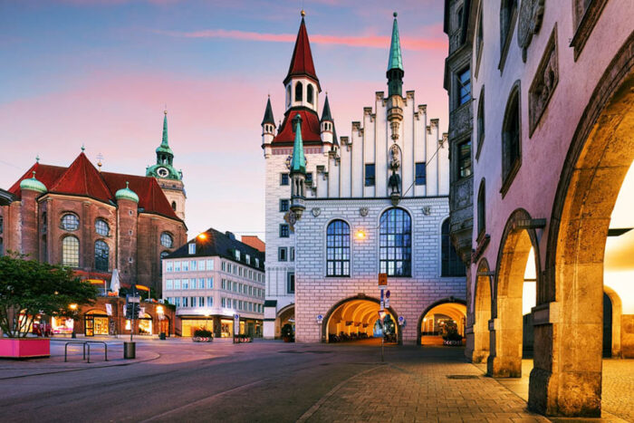 Munich,Old,Town,,Marienplatz,Square,And,The,Old,Town,Hall