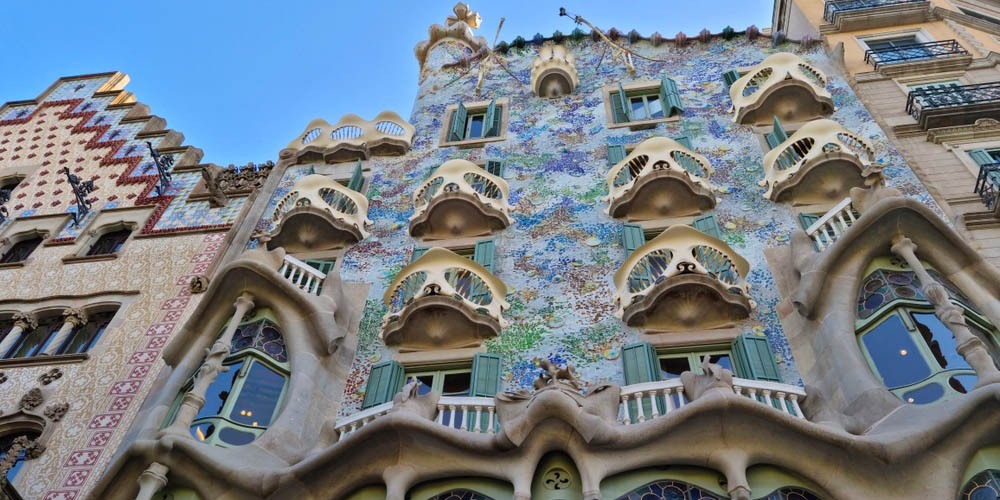The stunning Casa Batlló, work by Gaudí