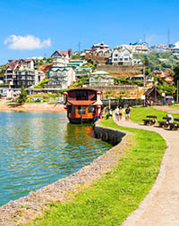 Houseboat at the Gregory Lake in Nuwara Eliya