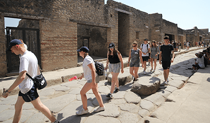 Post image for The inside view of a school trip to the Bay of Naples