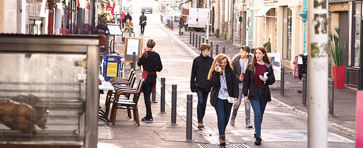 Students in Bayeux Students in Bayeux