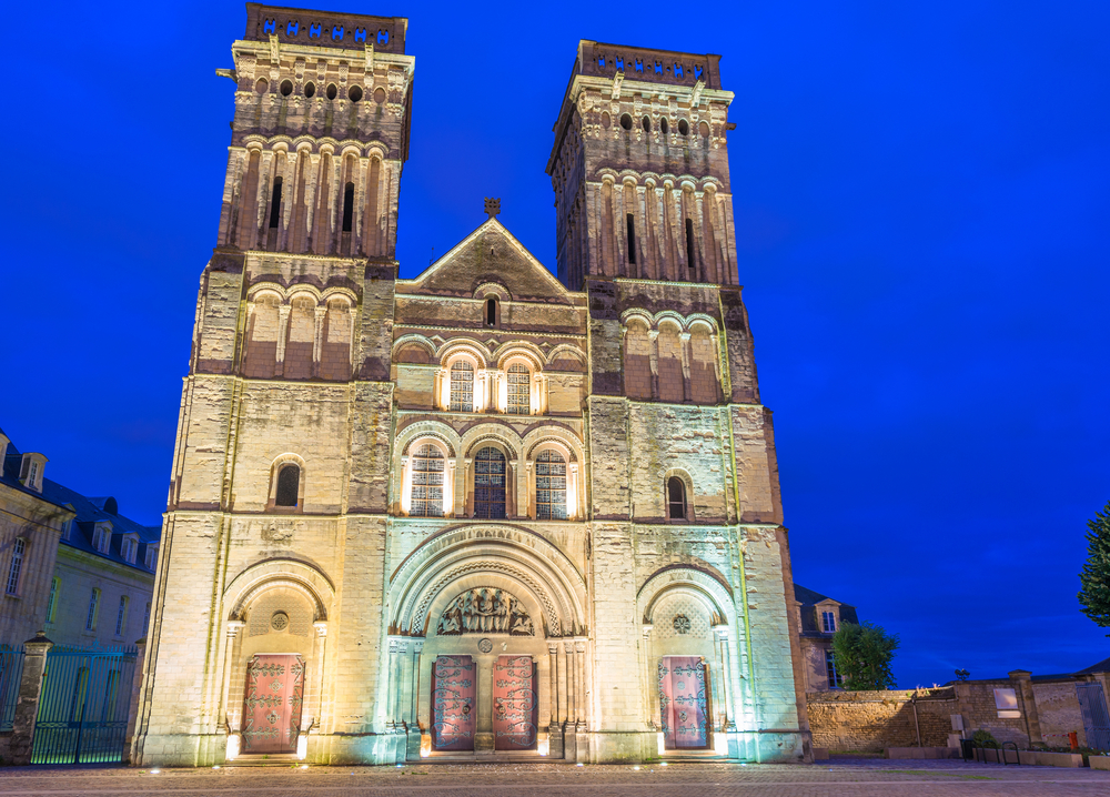 Abbaye Aux Dames, night view of Caen landmark.