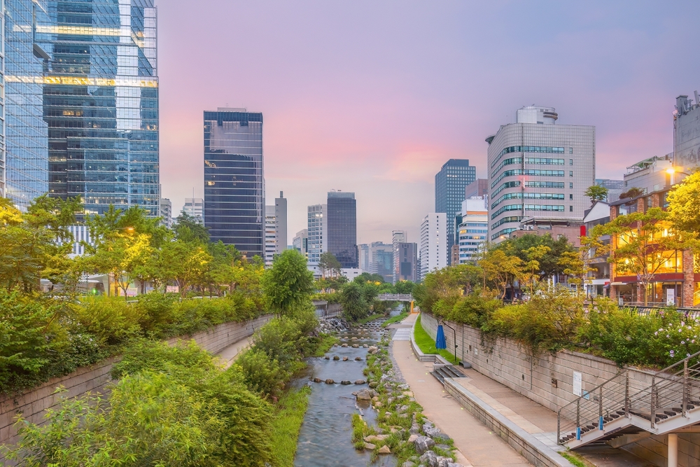 Pink sky above Seoul and the Cheonggyecheon Stream at sunset, South Korea